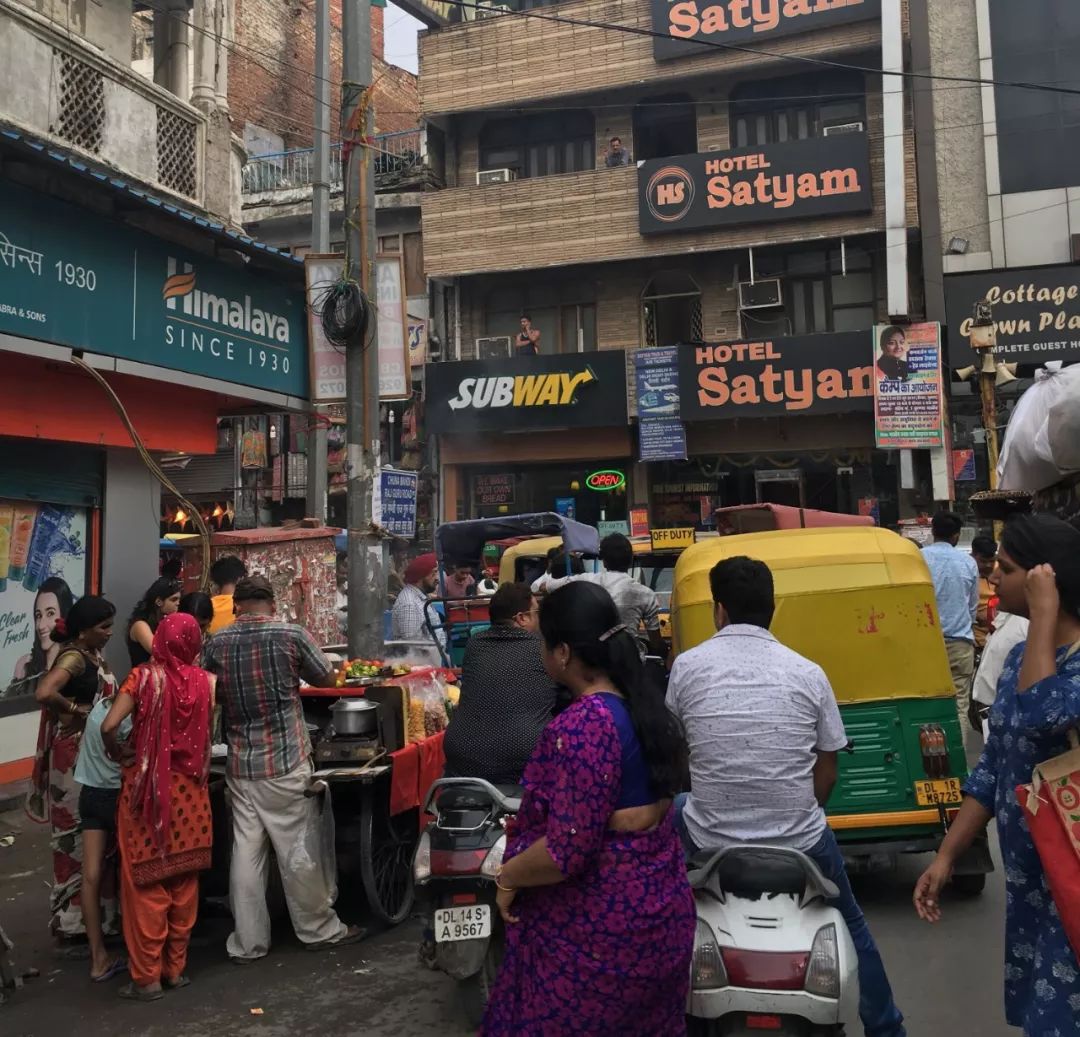 《遇·见》|初到印度-大国机场金碧辉煌小巷摊贩变相营销