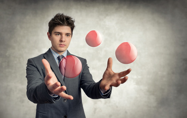 新入职员工太单纯，傻傻成为同事的收割对象