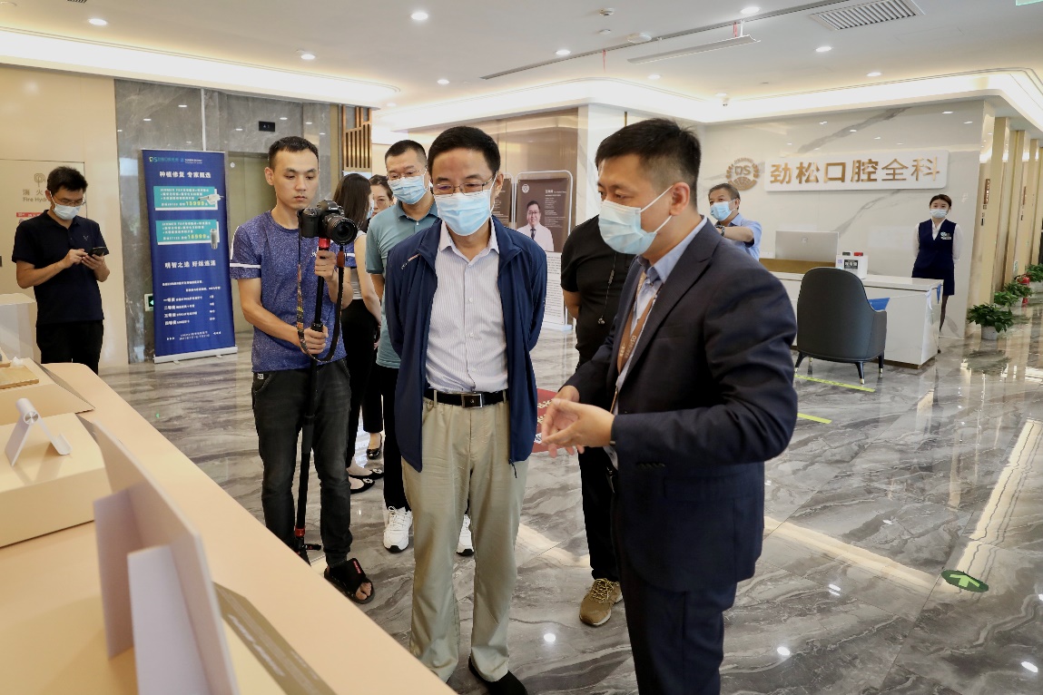 劲松口腔彭勤建博士助力中国航天口腔保障中心建设