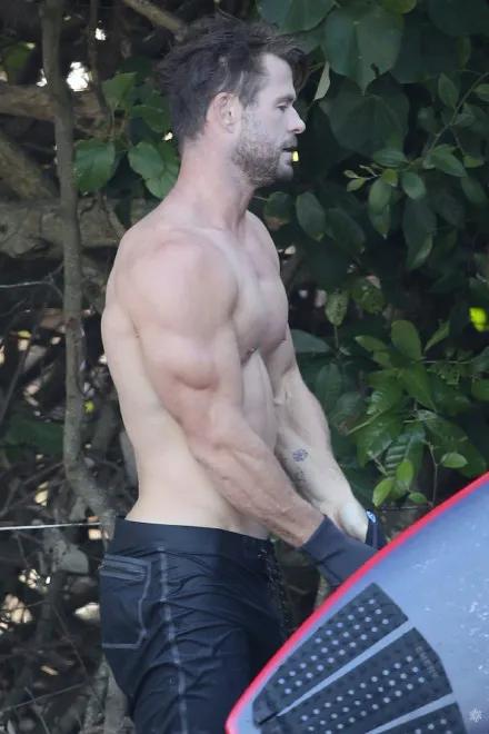 雷神锤哥真实身材,雷神锤哥身材照片