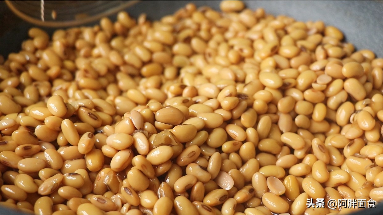 90岁老奶奶黄豆酱的做法,黄豆酱老式做法