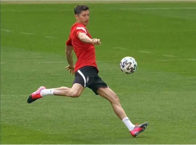 欧洲杯波兰预测比分,欧洲杯赛事前瞻比分预测