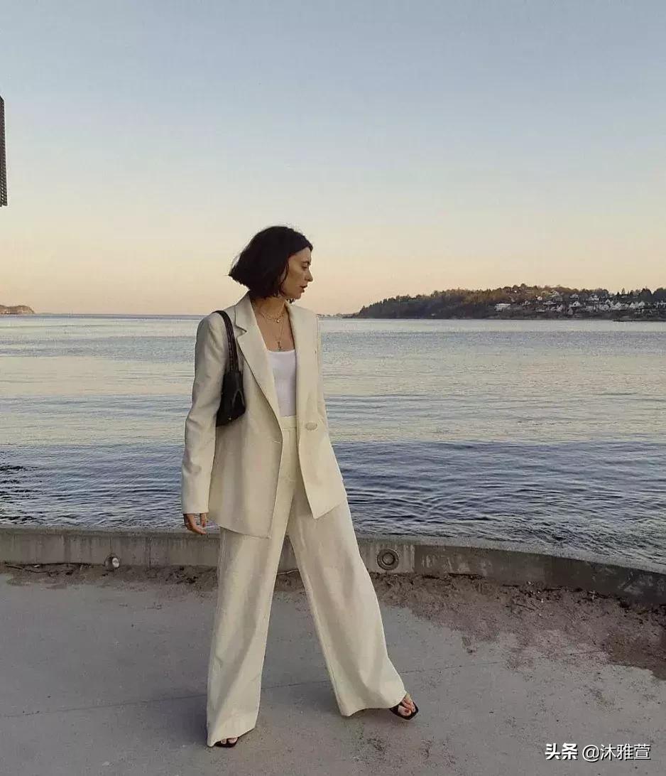 显瘦吊带直筒裤,你穿露肩吊带的样子