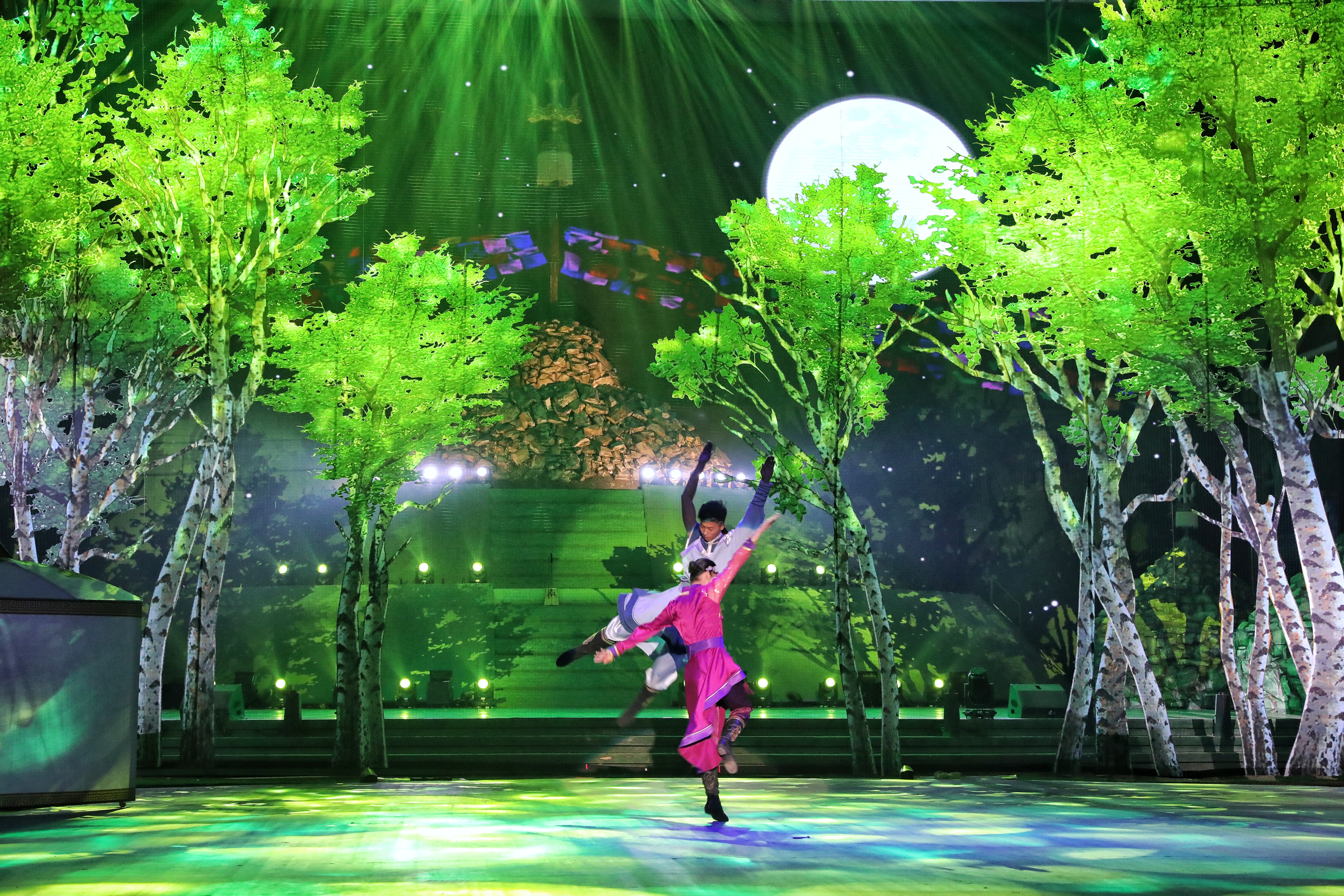 辉腾锡勒黄花沟草原自驾游,辉腾锡勒草原黄花沟旅游攻略