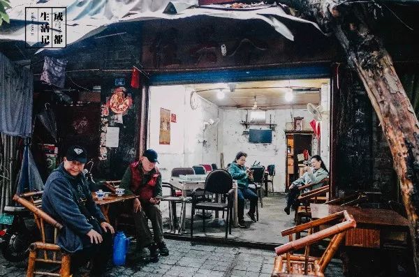 成都同根生,成都北门对比南门