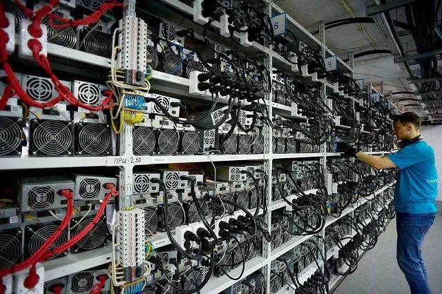 现在矿机挖一枚特币要多久,矿机一年能出多少矿币