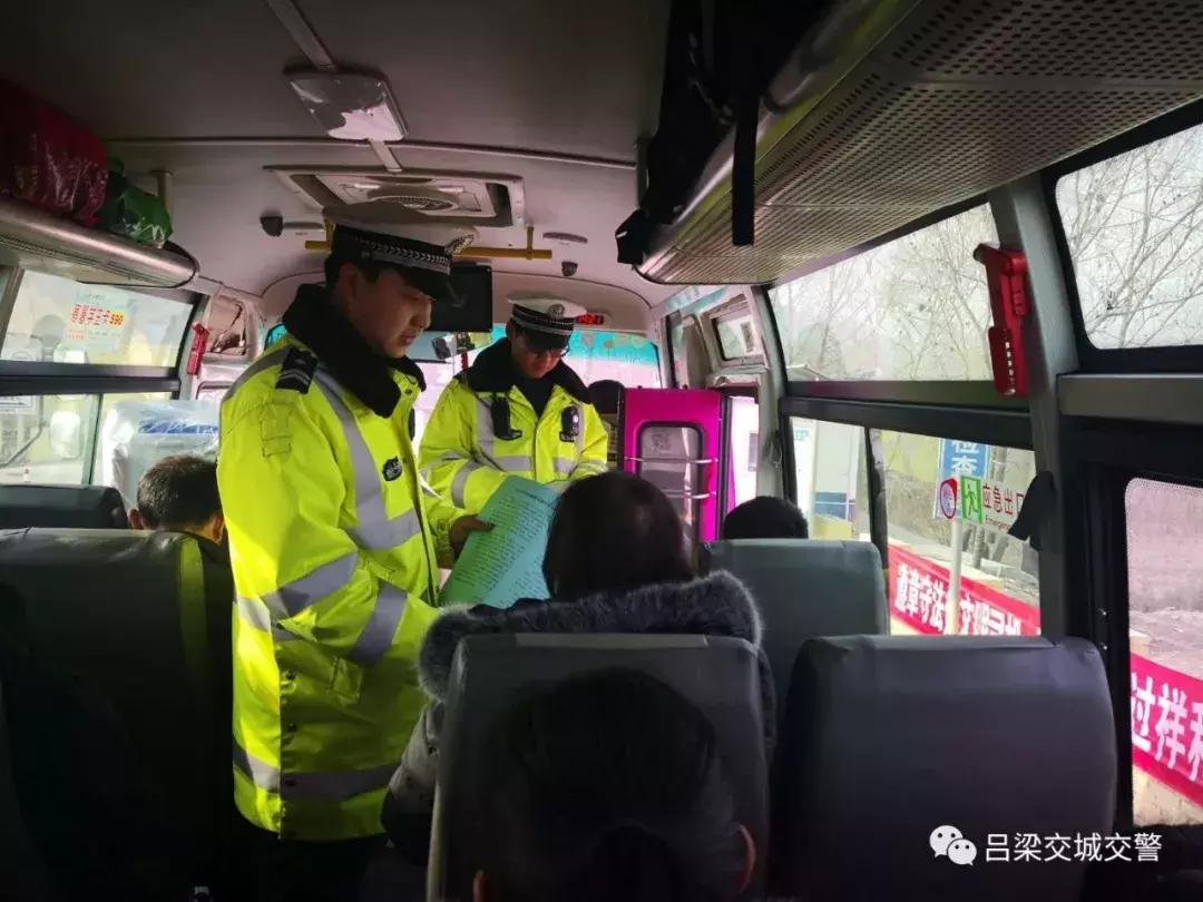 交警大队圆满完成春节安保,县公安局交警大队五一假期保畅通