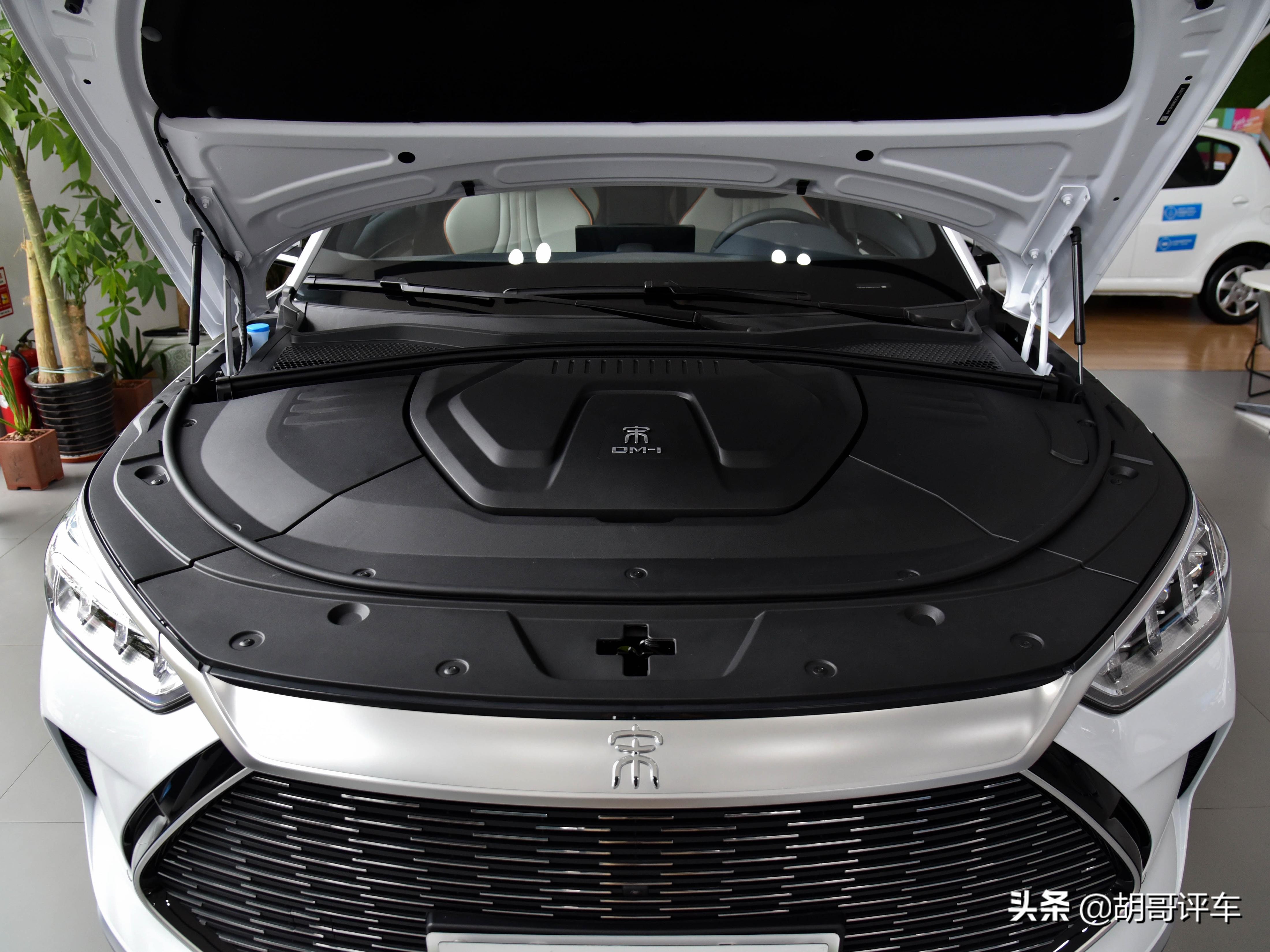 比亚迪宋plus油电混合版乘坐体验,比亚迪宋plus油电混合旗舰版测评