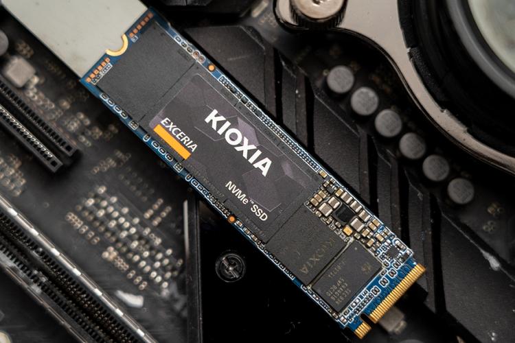 以铠侠RC10固态硬盘为例，SLC缓存是什么？缓外速度又是什么？