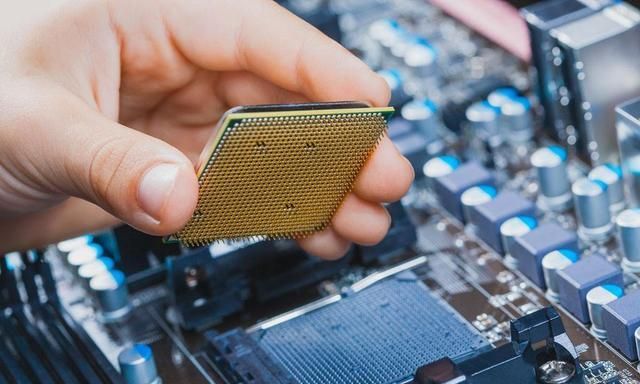 一台电脑能装两块CPU，处理能力会翻倍吗？网友：装4块都没问题