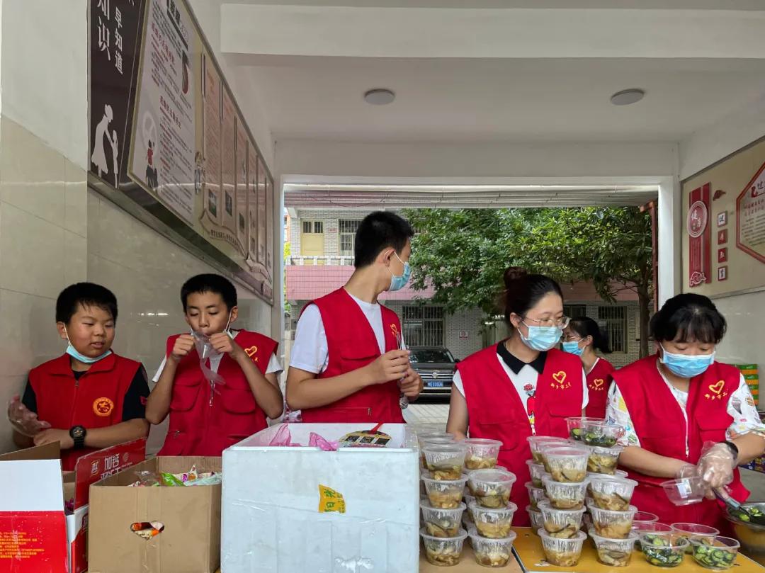 人在新乡，我们的家还在水里