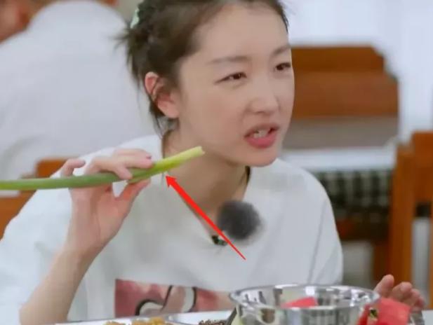 周冬雨身高体重多少斤啊,周冬雨实际身高和体重