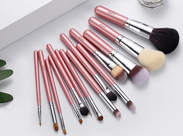 化妆刷新手必看,新手化妆刷鼻影刷