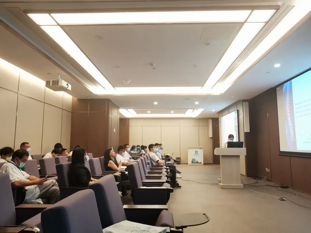 中德万里连线，讨论脊柱疑难病例