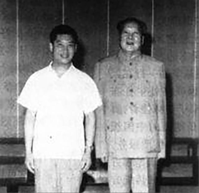 毛主席最后一任厨师回忆：晚年留下病症食欲大降，只能吃流食为主