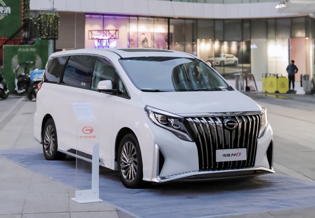 新款传祺m8改装成丰田埃尔法,传祺m8和埃尔法碰撞测试