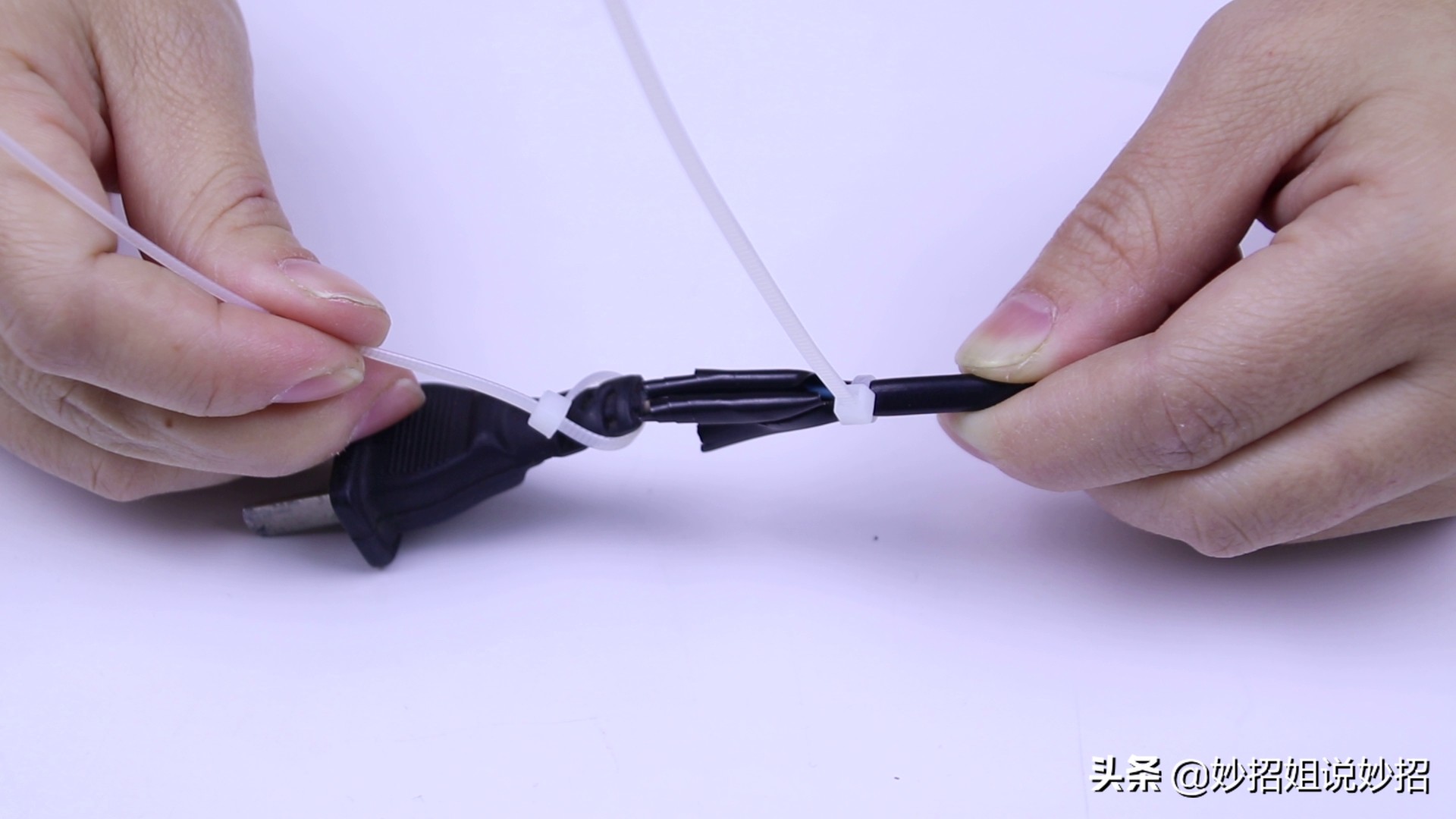 电源线插头根部怎么防止断裂,电线插头如何修理