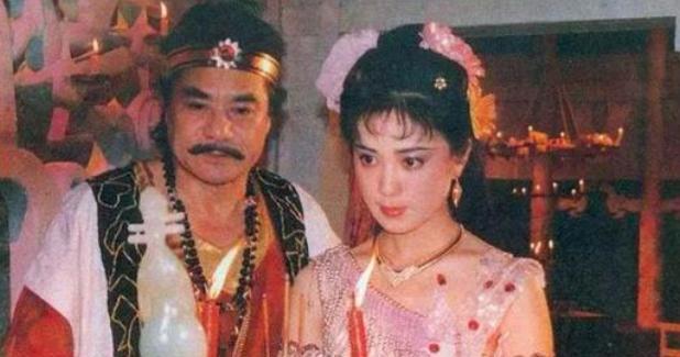 傅艺伟妲己最美瞬间为母祝寿,最美妲己傅艺伟照片