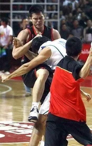 中国篮球印象-峰雨双星之朱经理