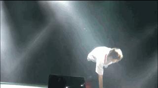 能接受否：男明星的舞蹈动作“顶胯”怎样才不会显得油腻？