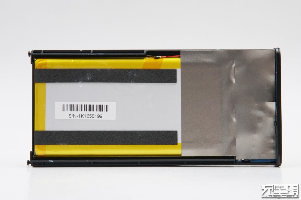 小米无线充电宝10w和30w如何选择,小米充电宝20000毫安50瓦拆箱