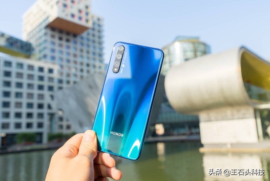 华为freebuds4和freebudspro,华为nova9pro和nova8pro哪个好