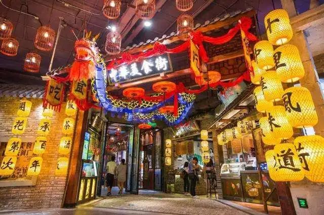 打卡本地人常去的10条美食街,长沙吃货必去的5条美食街推荐