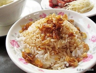 衣服上的污渍怎么洗,孩子白色衣服顽固污渍怎么洗