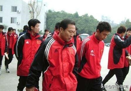 谢晖谈论足球问题,谢晖的打法才是中国足球的出路