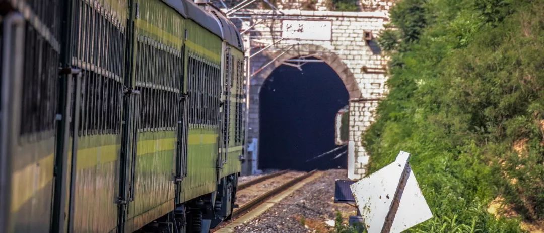 中国最便宜火车，票价仅售1元，至今不肯涨价，背后原因看哭....