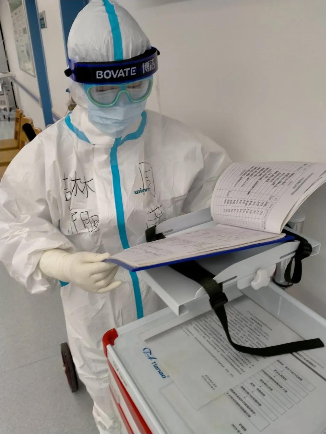 致敬2020每一个逆行的背影,回顾2019年消防员最美逆行背影