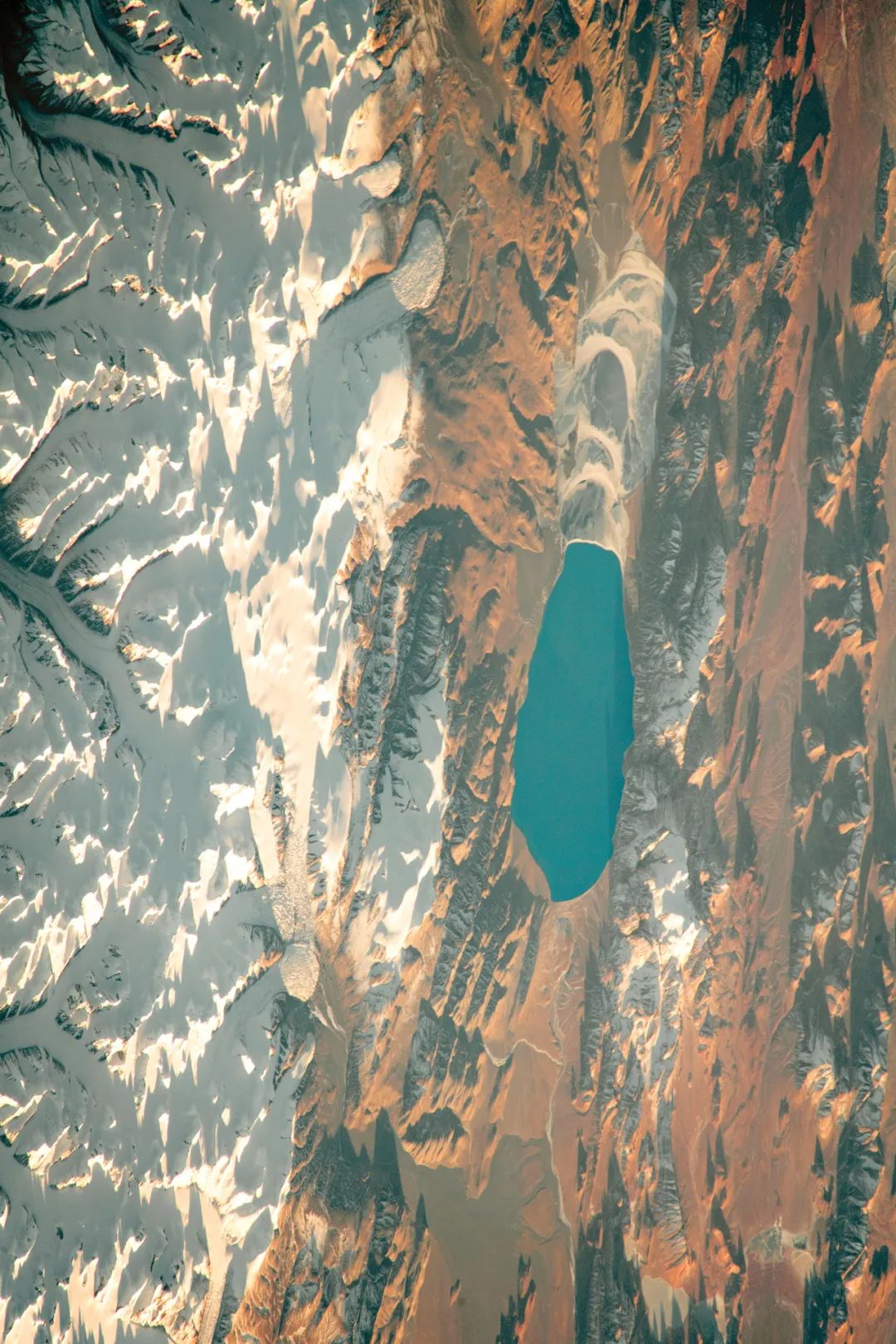 地球走向何处,地球南北极通往何处视频