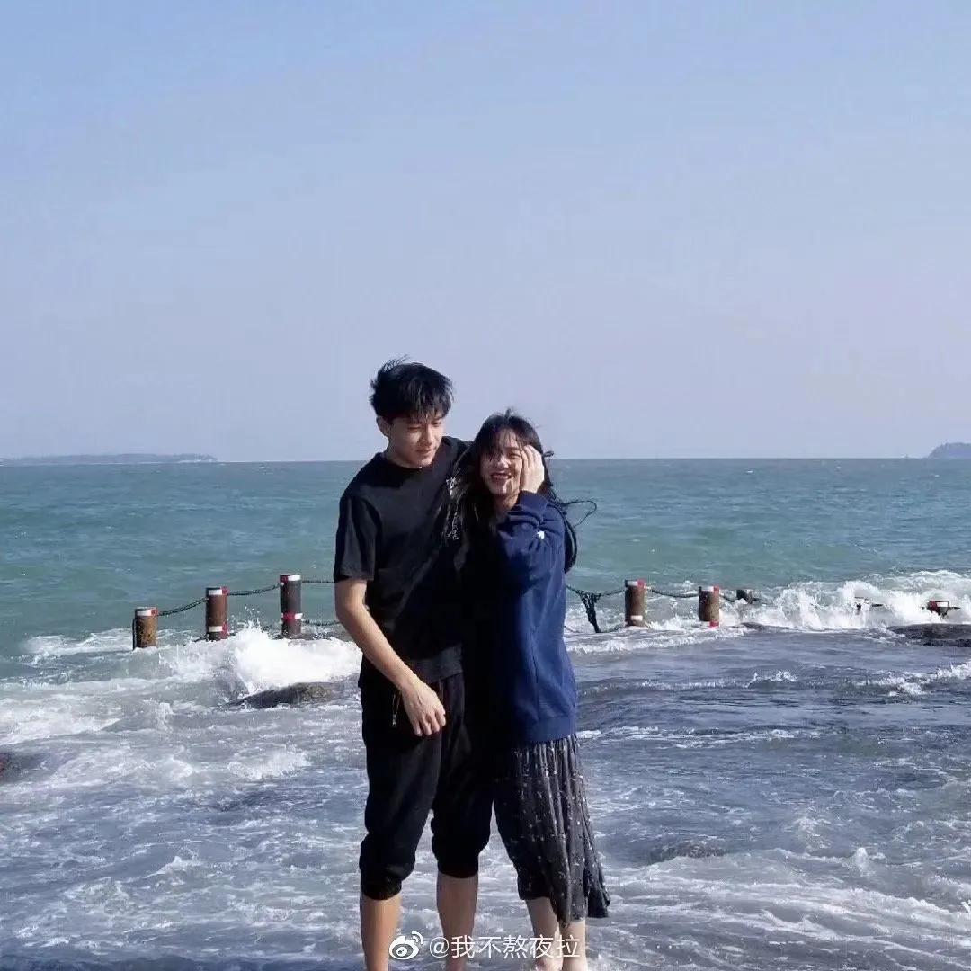 上课时与异性同桌做过最暧昧的事？说说你做过的事吧