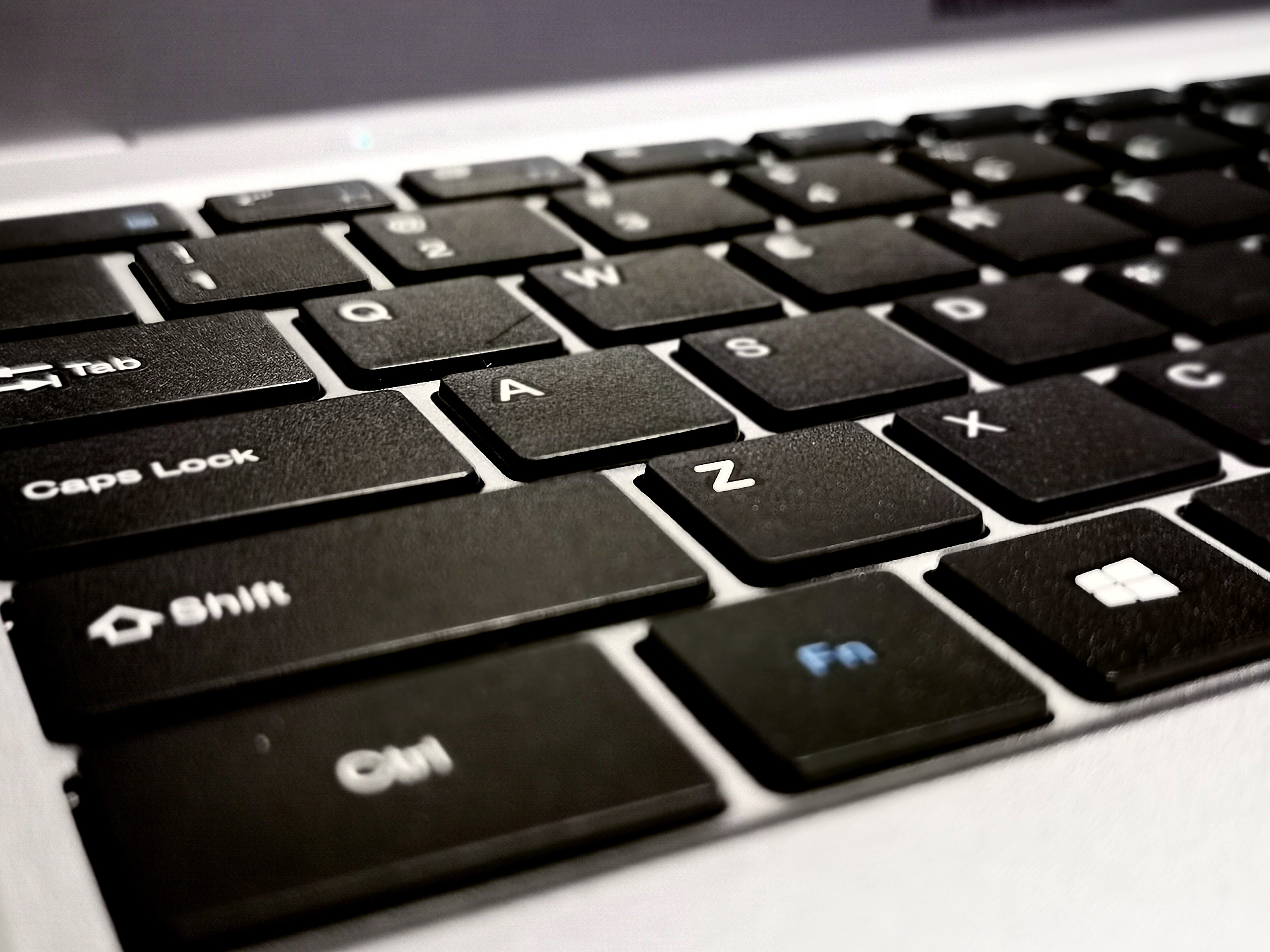 酷比魔方i7对比微软,酷比魔方i7book笔记本