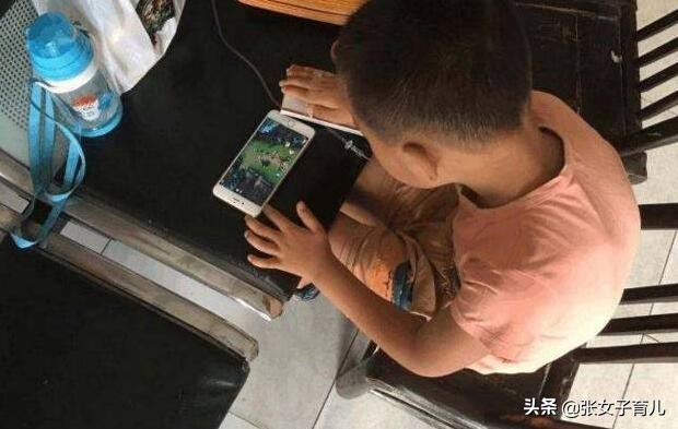 解决小孩玩游戏的最好办法,一招教会你如何对待孩子玩游戏