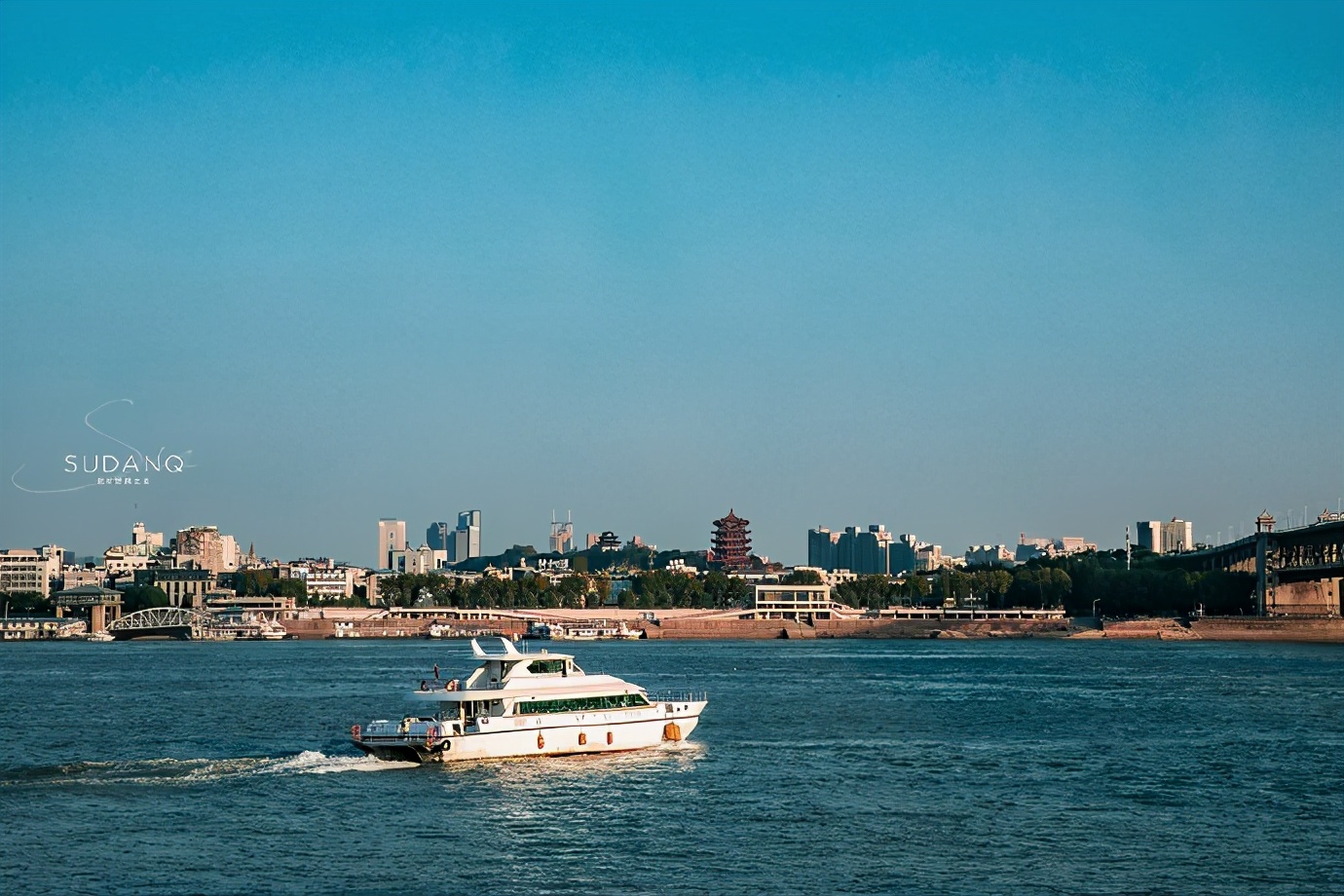 武汉著名的风景有黄鹤楼还有什么,武汉除了黄鹤楼还有哪些地方