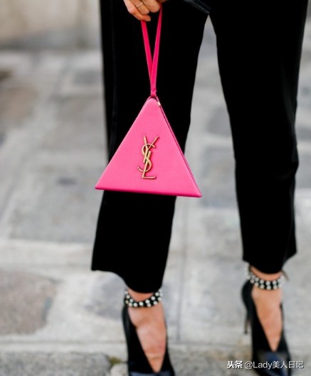 包包小众高级感百搭胸包,新款时尚百搭菠萝包