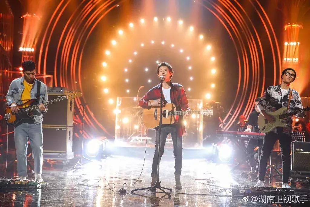 歌曲逃跑计划夜空中最亮的星,逃跑计划梦中的你开场