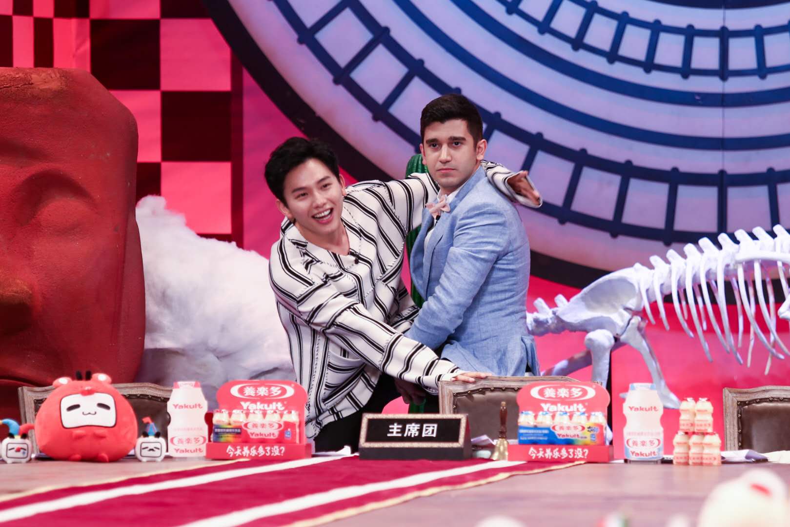 歪果仁吃辣比赛视频,歪果仁筷子大战