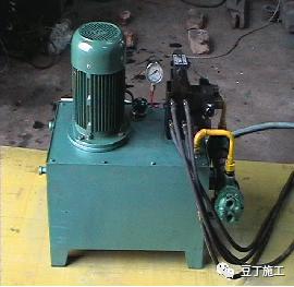 附着式升降脚手架搭设视频讲解,爬架专业术语叫附着升降脚手架