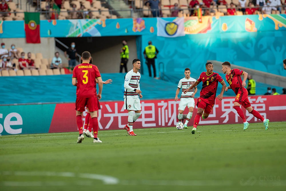 国产激光电视和海外激光电视对比,目前最先进的激光电视