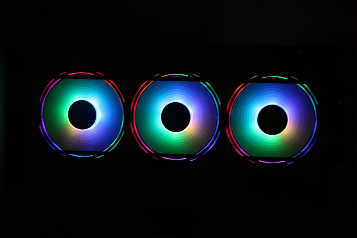 让你的主机更加炫酷，九州风神CF120Plus风扇装机体验