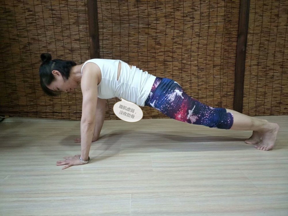 瑜伽越练肩膀越僵硬咋回事,肩膀厚练瑜伽可以改变吗