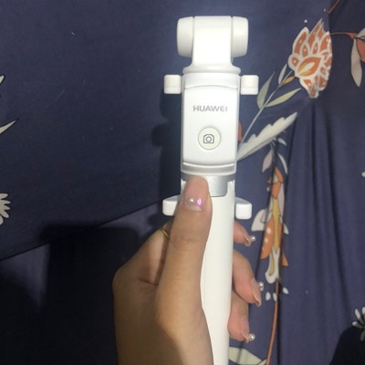 华为三脚架自拍杆af15怎么用,华为有线自拍杆的使用方法及操作