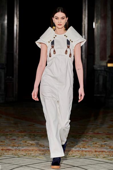 背带裤果然很减龄看起来很少女啊,哪种背带裤既减龄又不过时