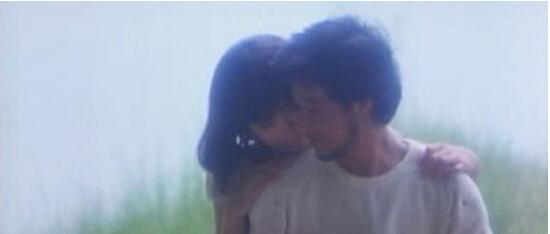 昔日美人王祖贤现身香港,一张照片变身港风女神王祖贤