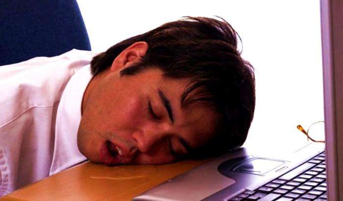 睡觉时老是流口水是怎么回事,睡觉时流口水是什么病的前兆