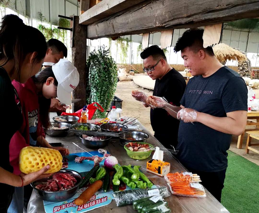 人生得意须摆摊什么意思,人生得意须摆摊