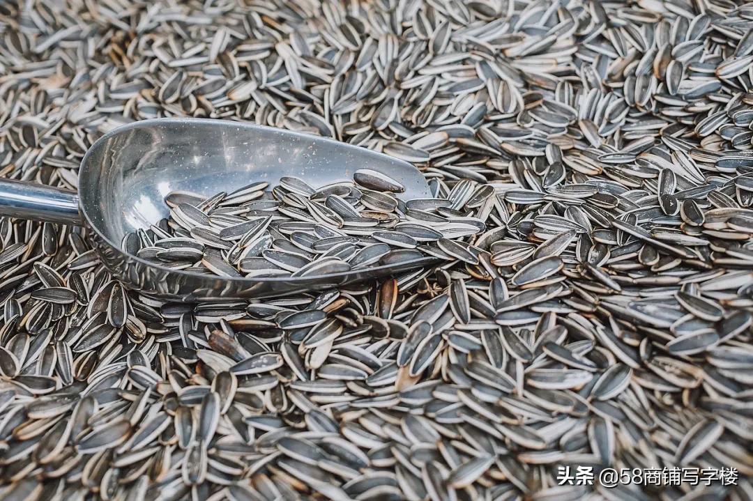 靠摆摊卖煎饼,家家别墅豪车?这些小生意不起眼却利润惊人