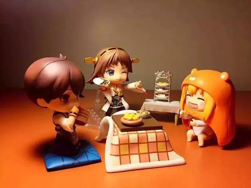 90后女学霸豪掷两百万网购游戏装备，堆满两百平地下室